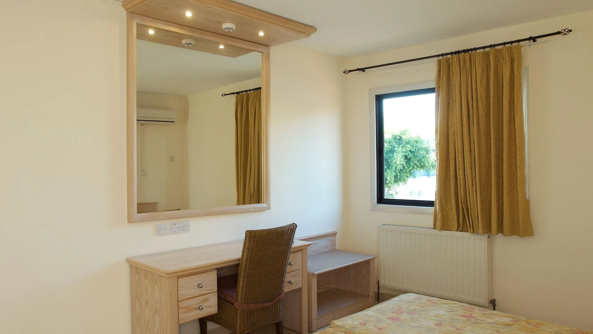 מלון דירות איה נאפה Senator Hotel Apartments - Adults Only