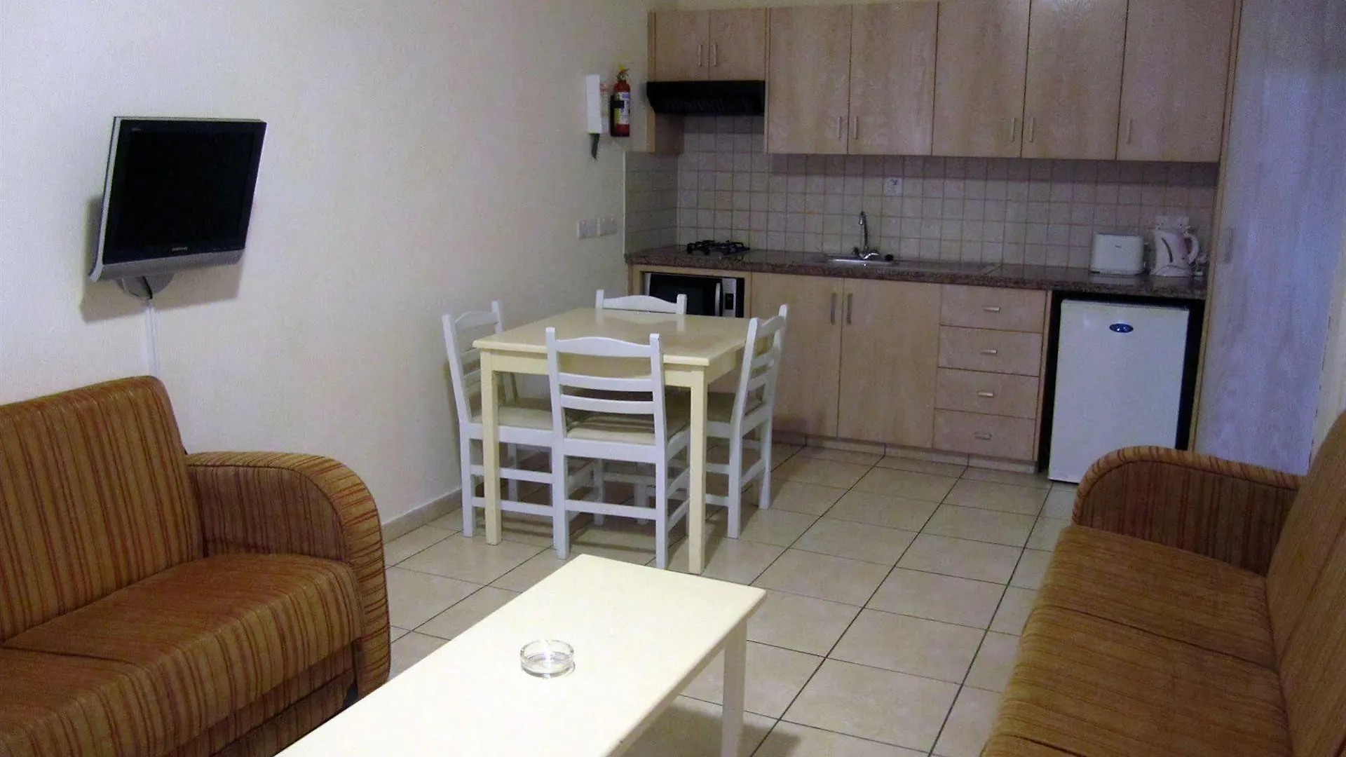 איה נאפה Senator Hotel Apartments - Adults Only 3*, איה נאפה קפריסין