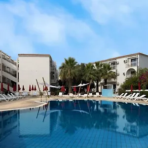 Amore Hotel Apartments Апарт-отель Протарас